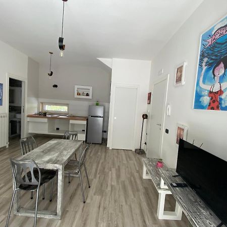 La Casa Di Nina Bed & Breakfast Lecce Bagian luar foto