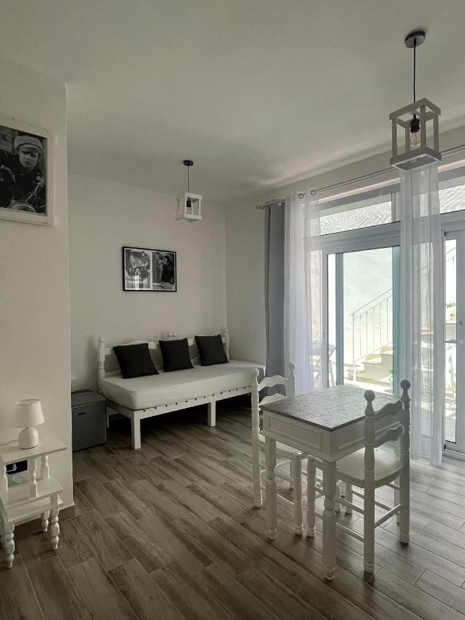 La Casa Di Nina Bed & Breakfast Lecce Bagian luar foto