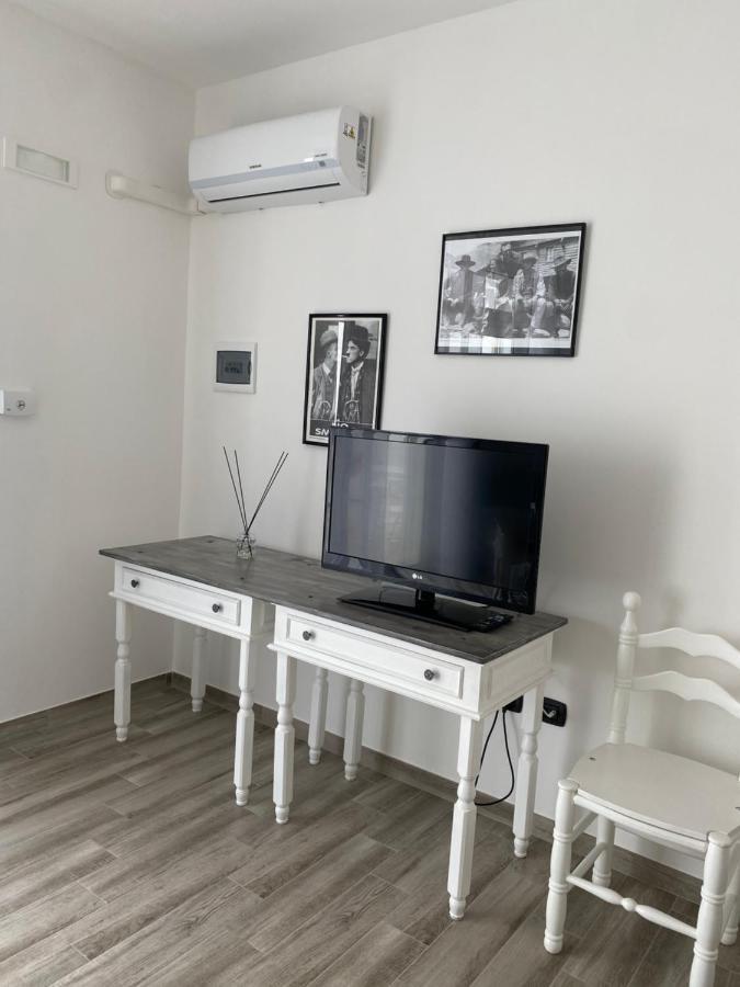 La Casa Di Nina Bed & Breakfast Lecce Bagian luar foto