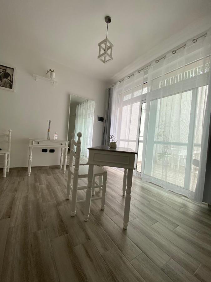 La Casa Di Nina Bed & Breakfast Lecce Bagian luar foto