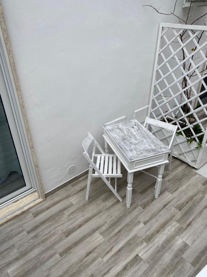 La Casa Di Nina Bed & Breakfast Lecce Bagian luar foto