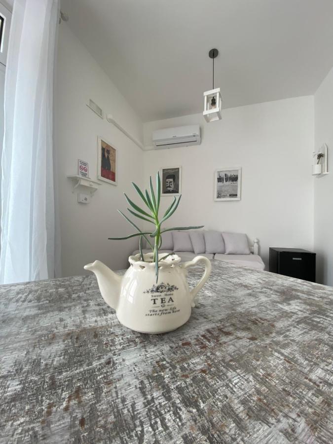 La Casa Di Nina Bed & Breakfast Lecce Bagian luar foto