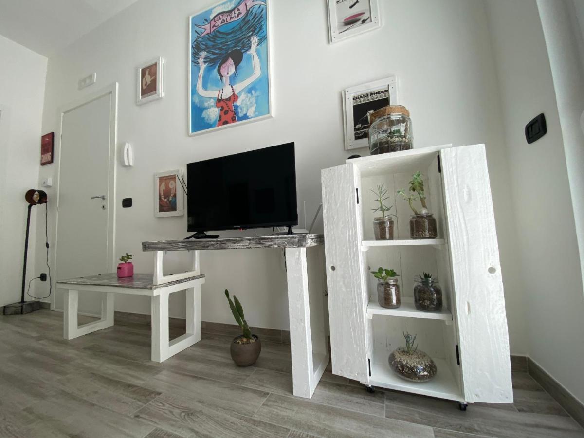 La Casa Di Nina Bed & Breakfast Lecce Bagian luar foto