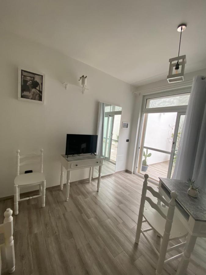 La Casa Di Nina Bed & Breakfast Lecce Bagian luar foto